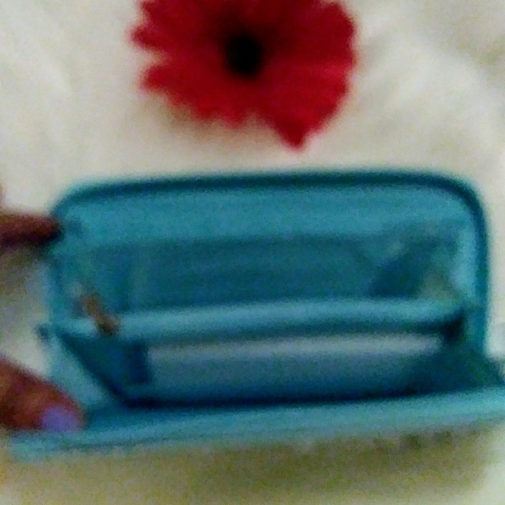 Claire's wallet brand new. - Picture 4 of 4
